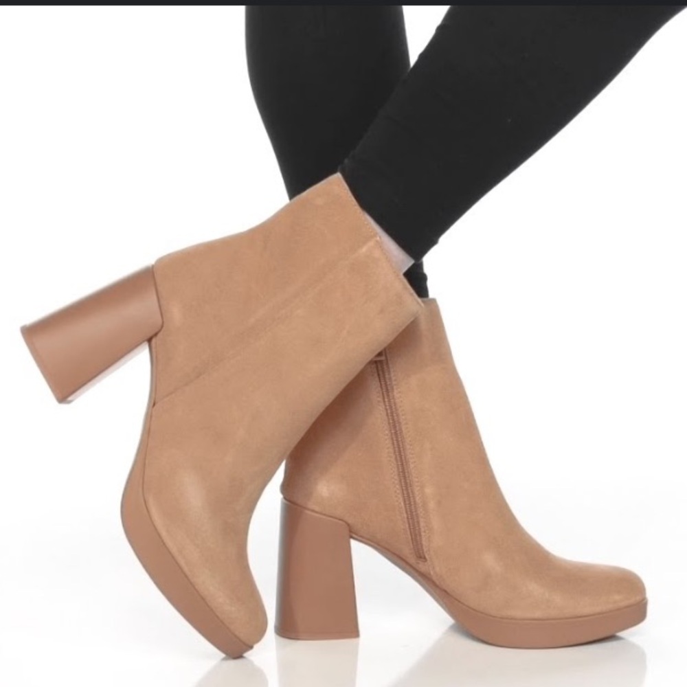🪧 Naturalizer Genn-Reach Cookie Dough Suede Women's Ankle Booties, Size 9.5